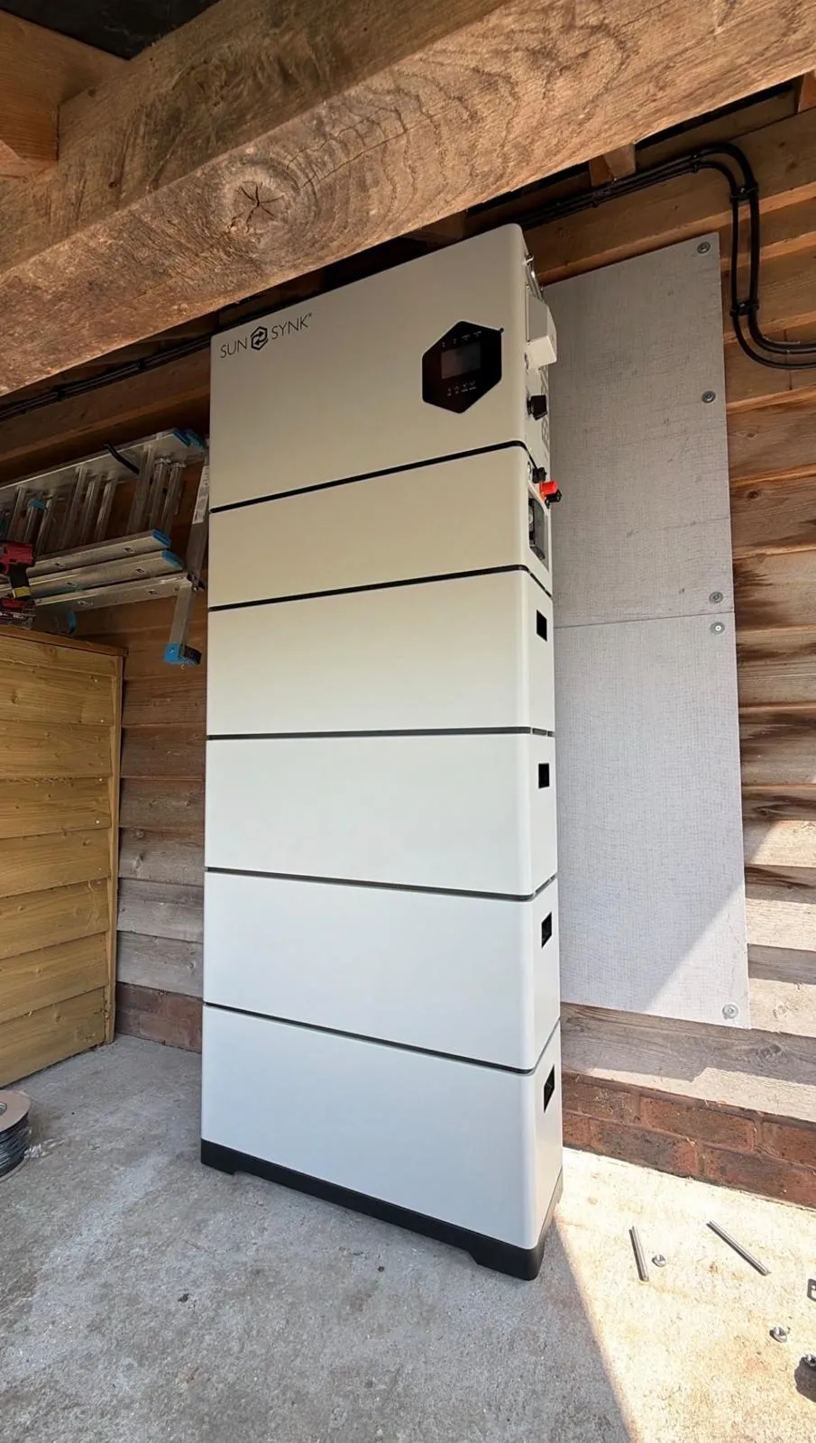 Battery storage charge, discharge and warranty explained image